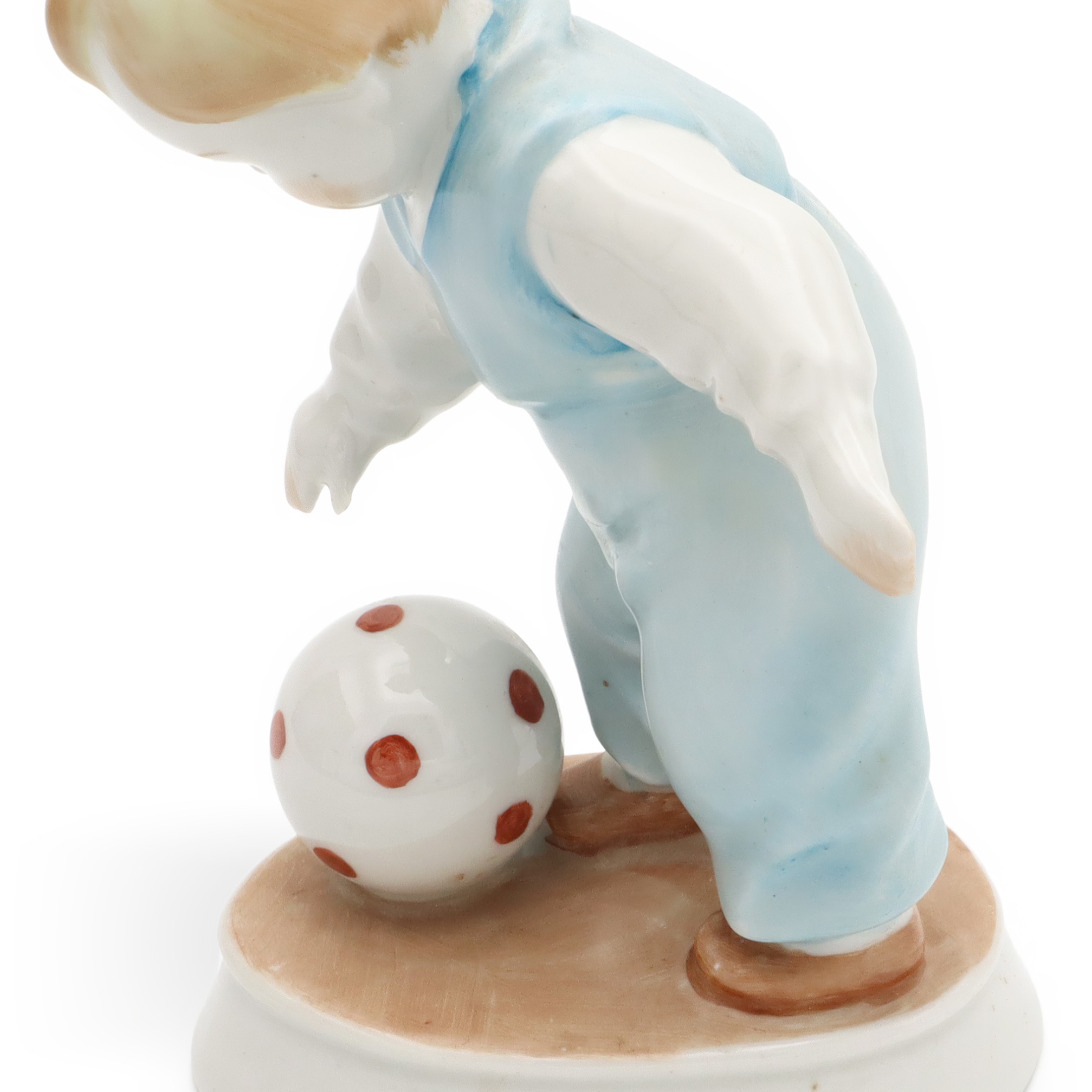 Vintage Zsolnay Porzellanfigurine, Kleines Kind Mit Fußball Von Andras Sinko, Selten Handbemalt 1960er Jahre Ungarn Handbemalt, Keramiksammelskulptur